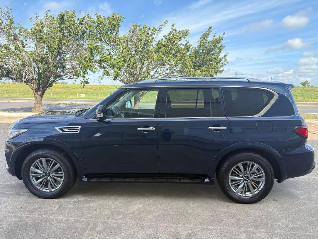 Photo 8 of this INFINITI QX80