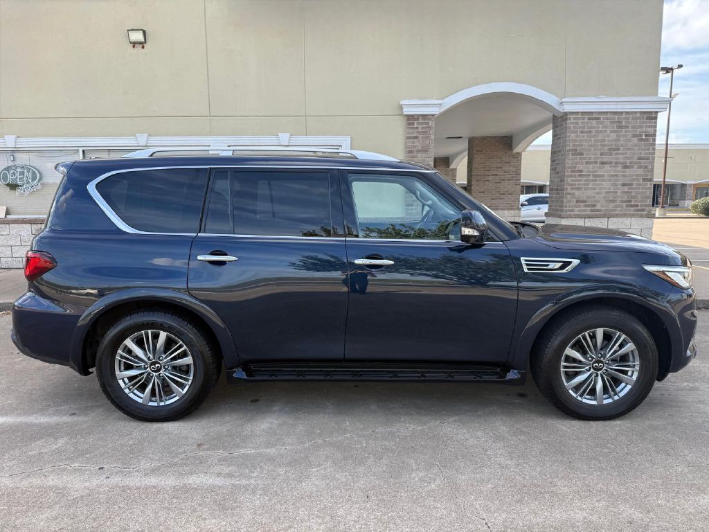 Photo 2 of this INFINITI QX80