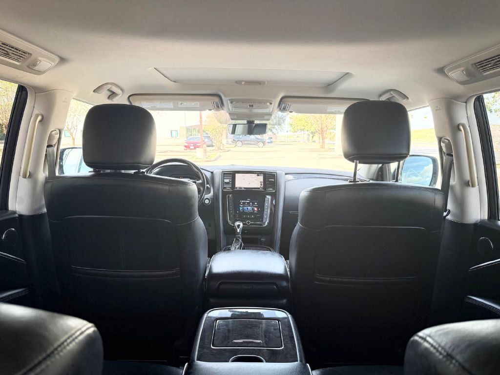 Photo 26 of this INFINITI QX80