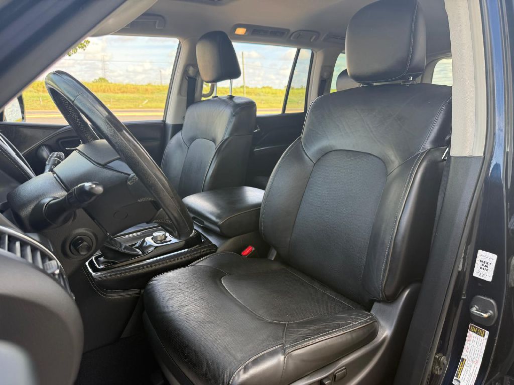 Photo 18 of this INFINITI QX80