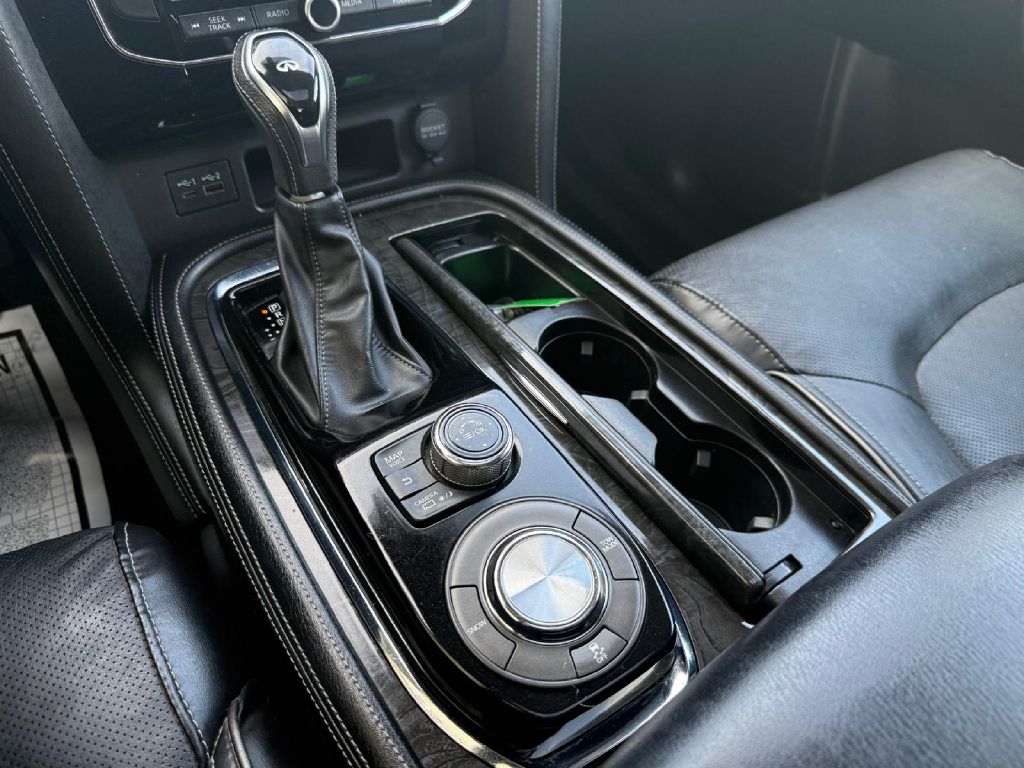 Photo 28 of this INFINITI QX80