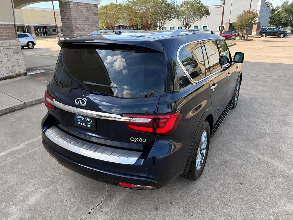 Photo 3 of this INFINITI QX80