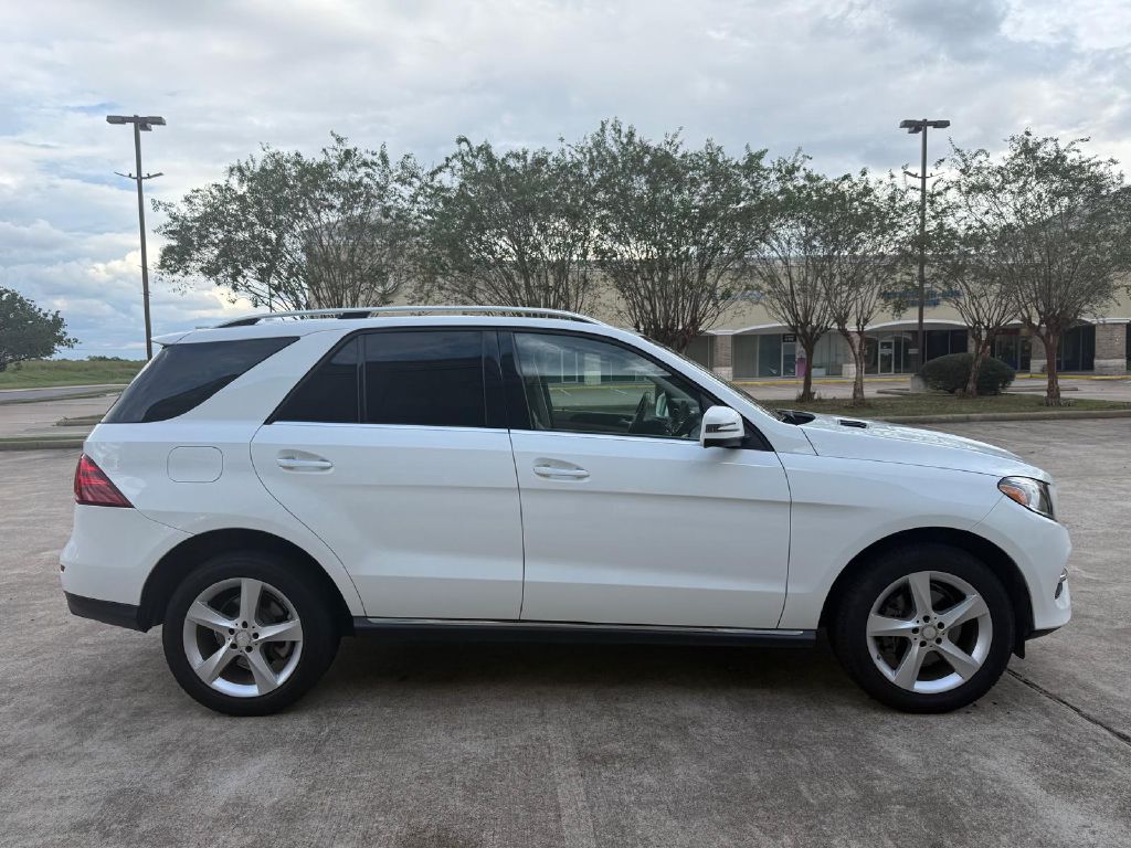 Photo 2 of this MERCEDES-BENZ GLE