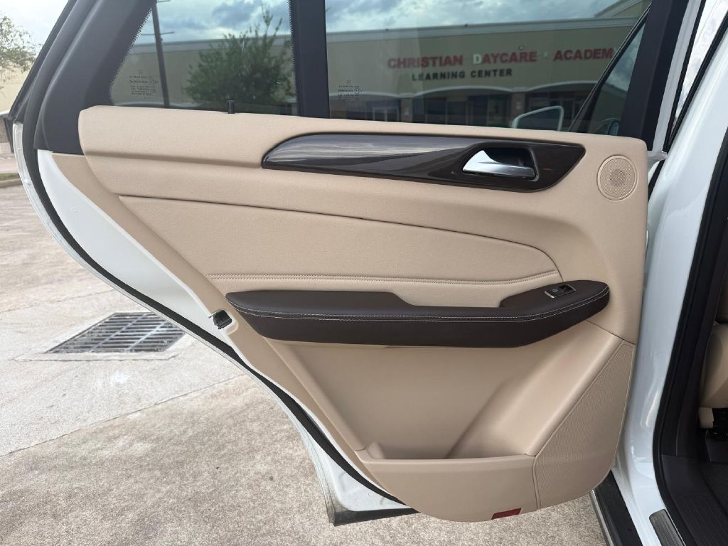 Photo 13 of this MERCEDES-BENZ GLE