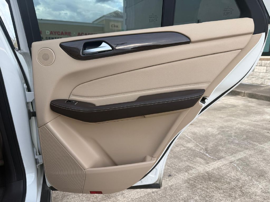 Photo 14 of this MERCEDES-BENZ GLE
