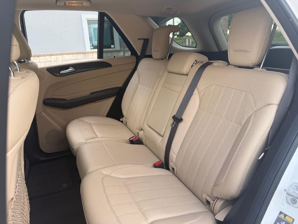 Photo 20 of this MERCEDES-BENZ GLE