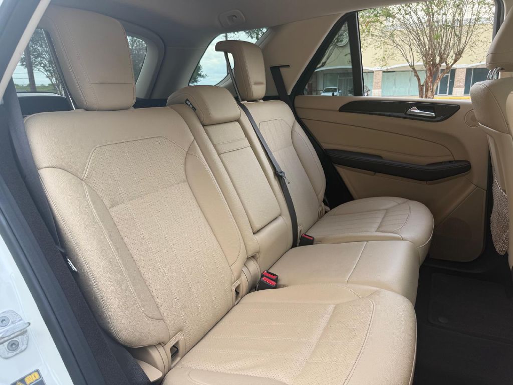 Photo 21 of this MERCEDES-BENZ GLE