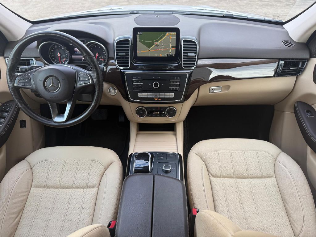 Photo 25 of this MERCEDES-BENZ GLE