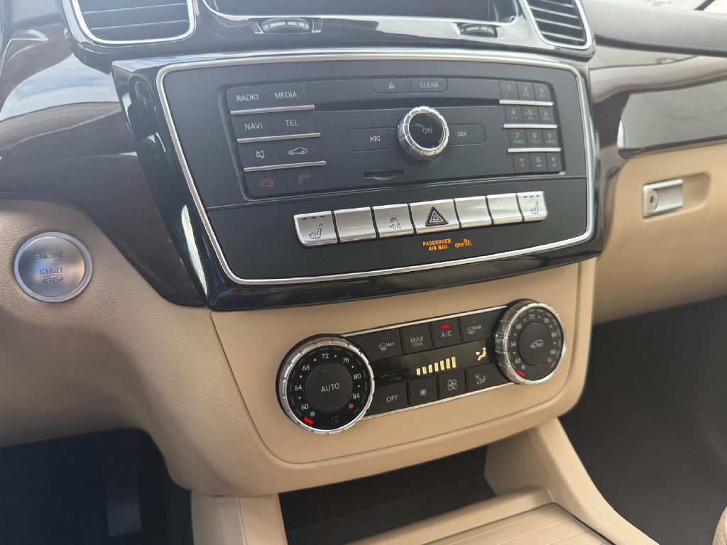 Photo 27 of this MERCEDES-BENZ GLE