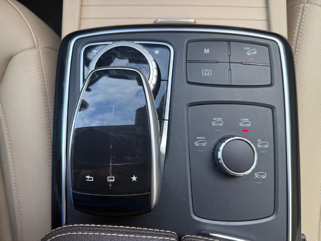 Photo 26 of this MERCEDES-BENZ GLE