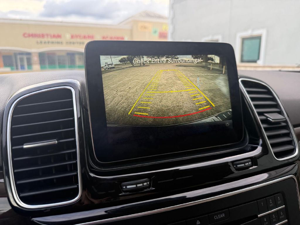 Photo 28 of this MERCEDES-BENZ GLE