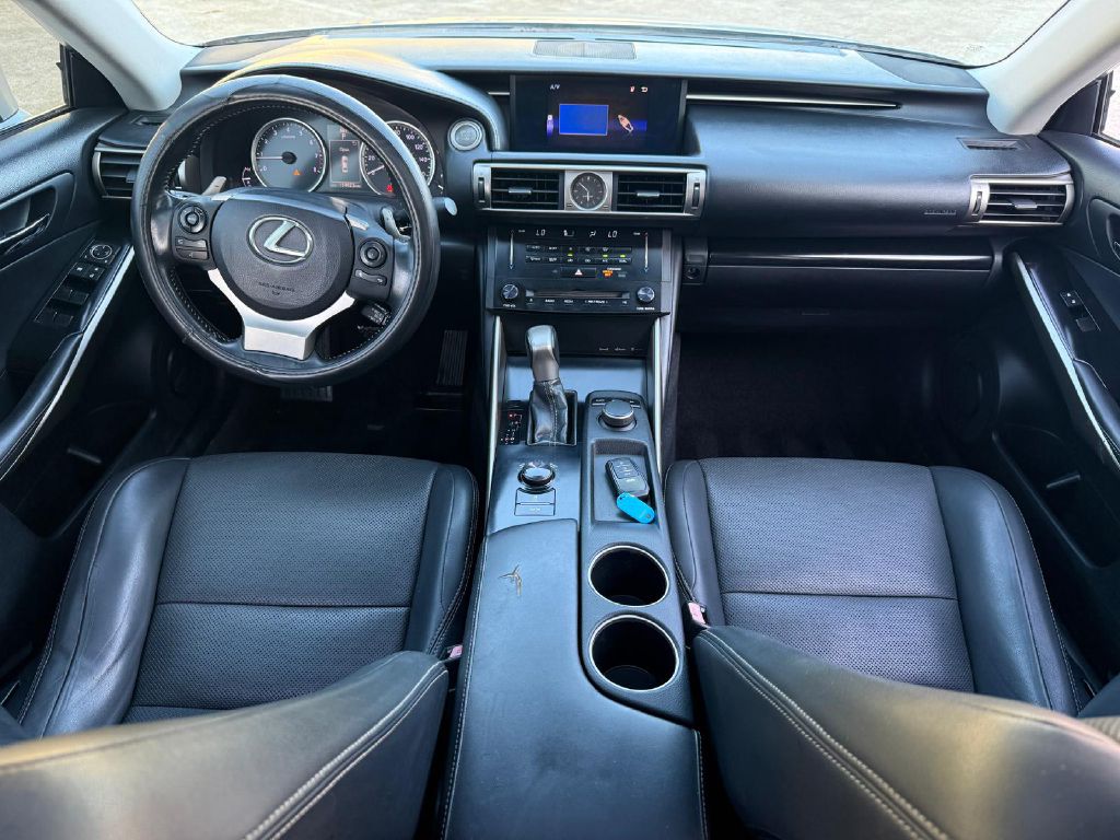 Photo 23 of this LEXUS IS