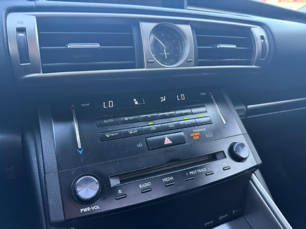 Photo 24 of this LEXUS IS