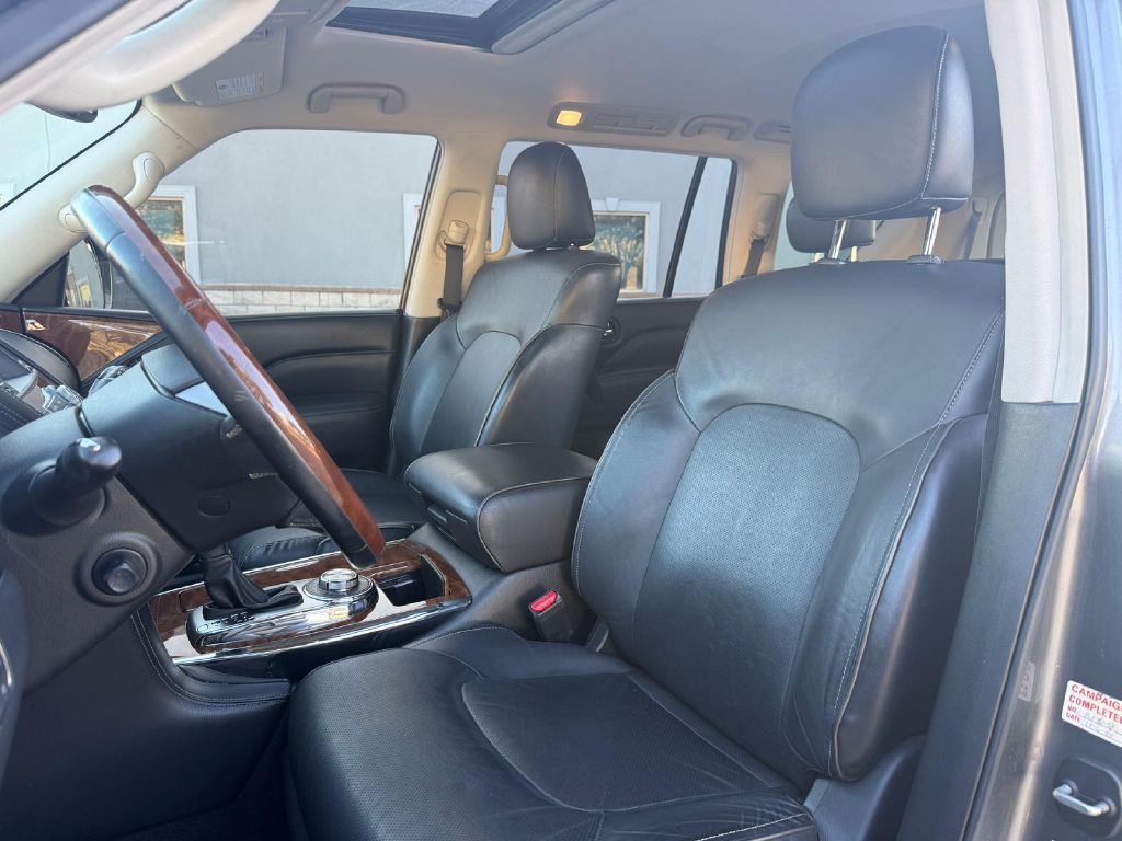 Photo 18 of this INFINITI QX80