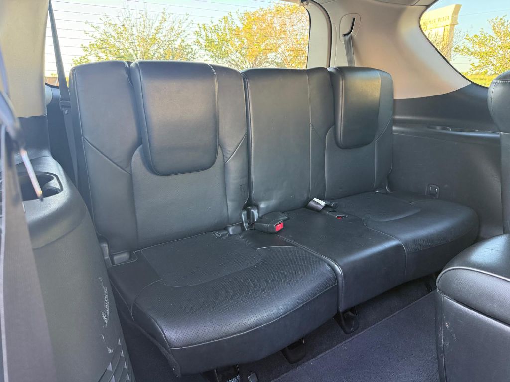 Photo 21 of this INFINITI QX80