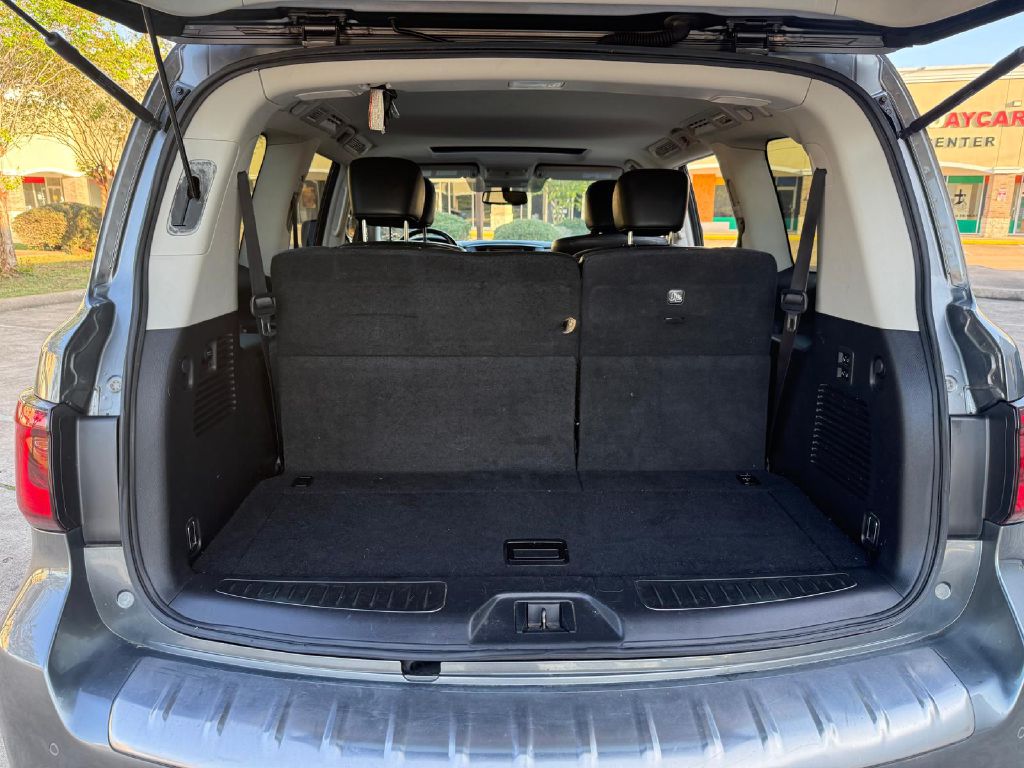 Photo 24 of this INFINITI QX80