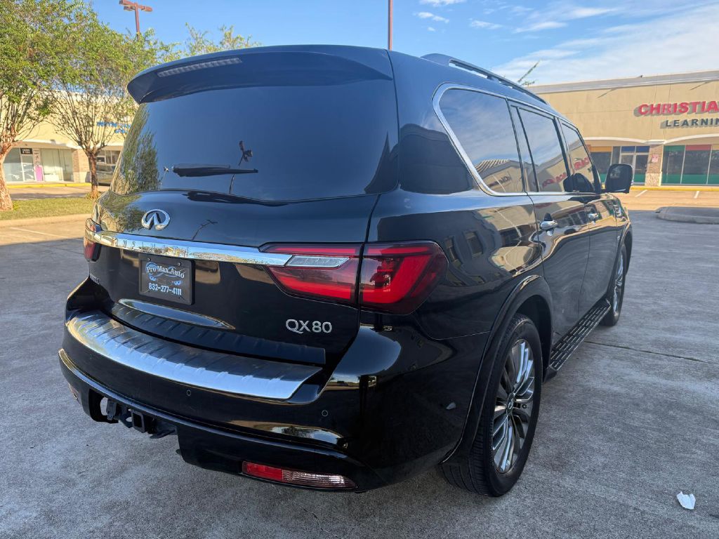 Photo 4 of this INFINITI QX80