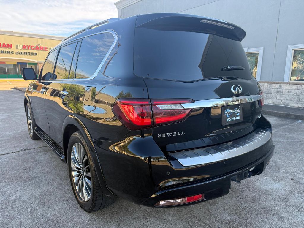 Photo 7 of this INFINITI QX80