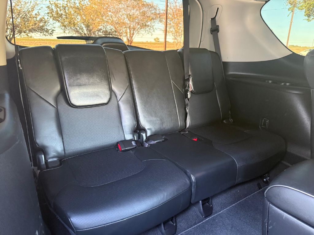 Photo 22 of this INFINITI QX80