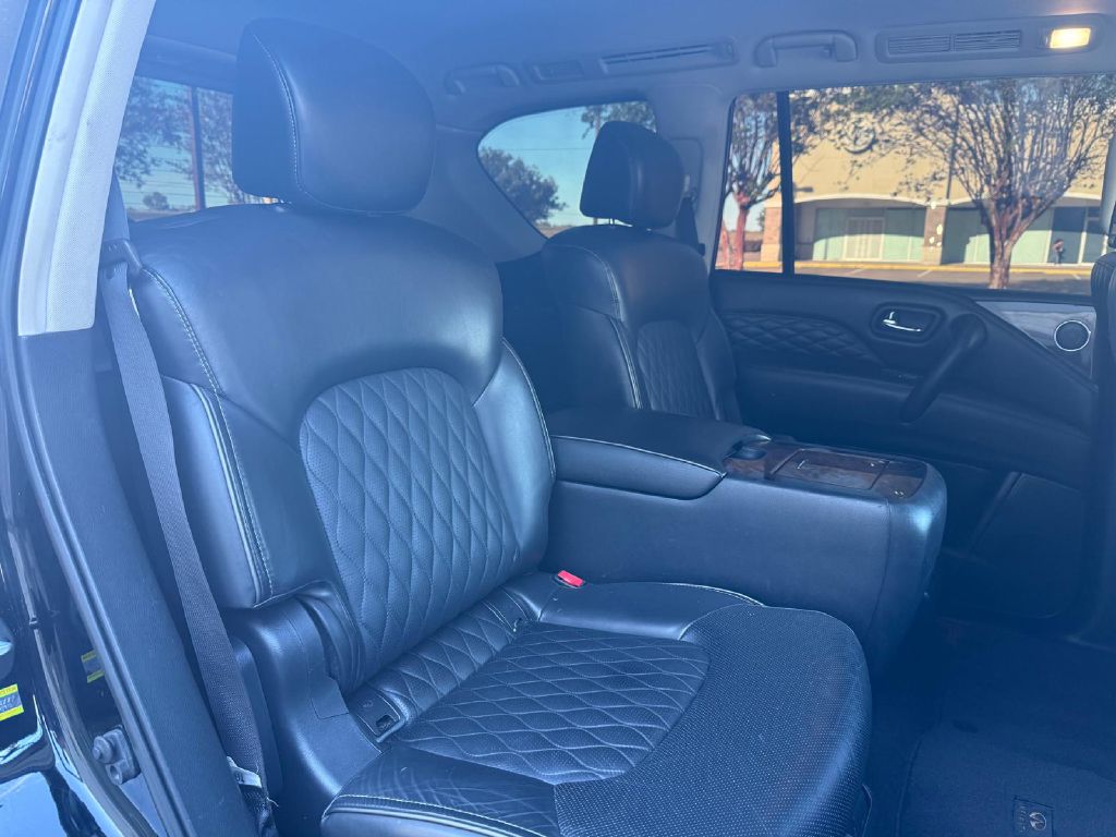 Photo 23 of this INFINITI QX80