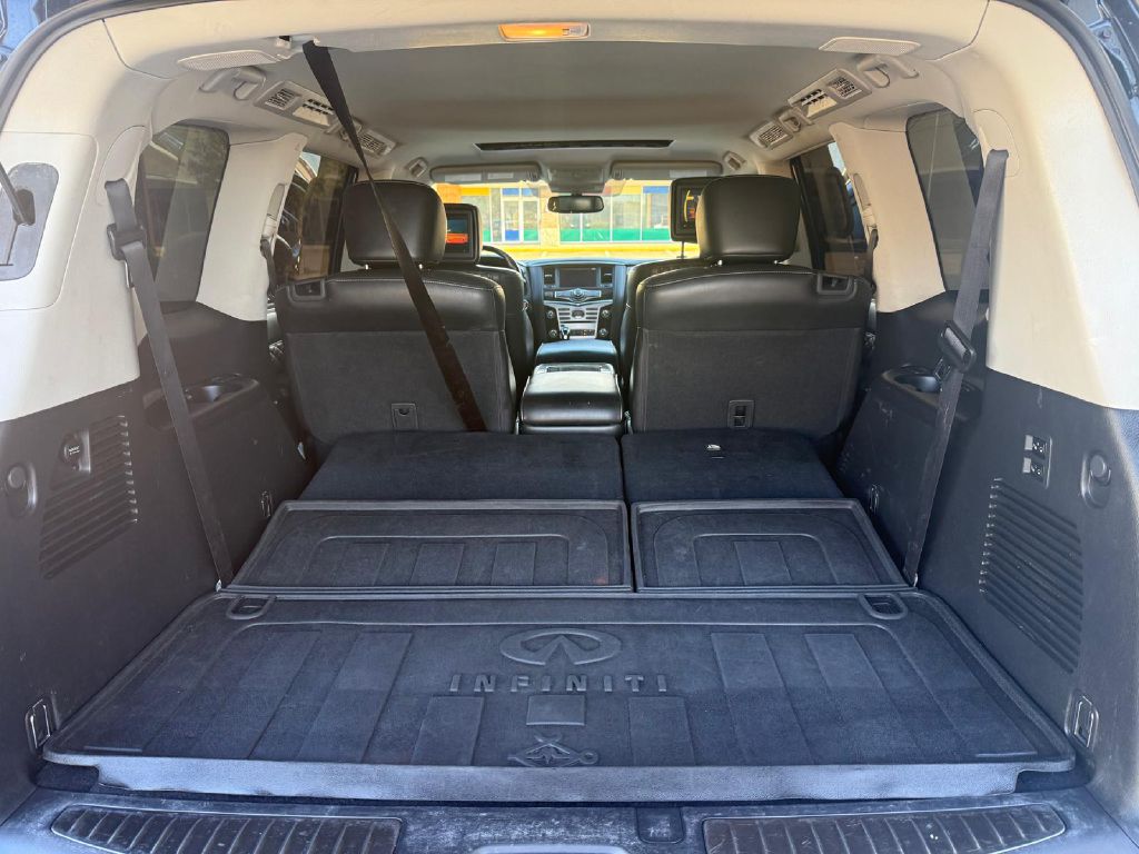 Photo 26 of this INFINITI QX80