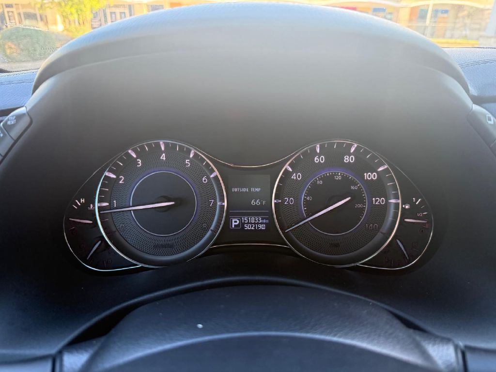 Photo 30 of this INFINITI QX80