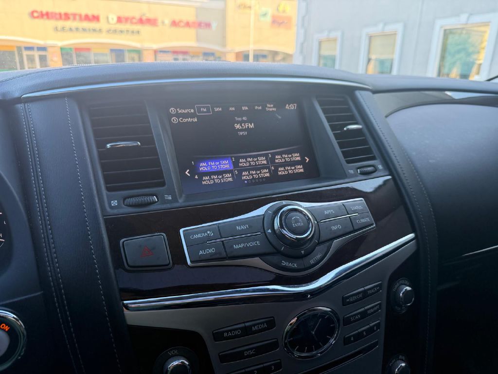 Photo 28 of this INFINITI QX80