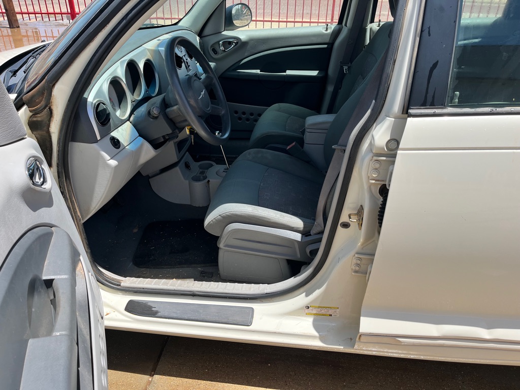 Photo 10 of this CHRYSLER PT CRUISER