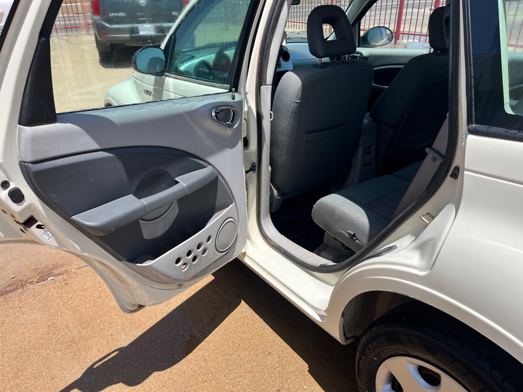 Photo 11 of this CHRYSLER PT CRUISER