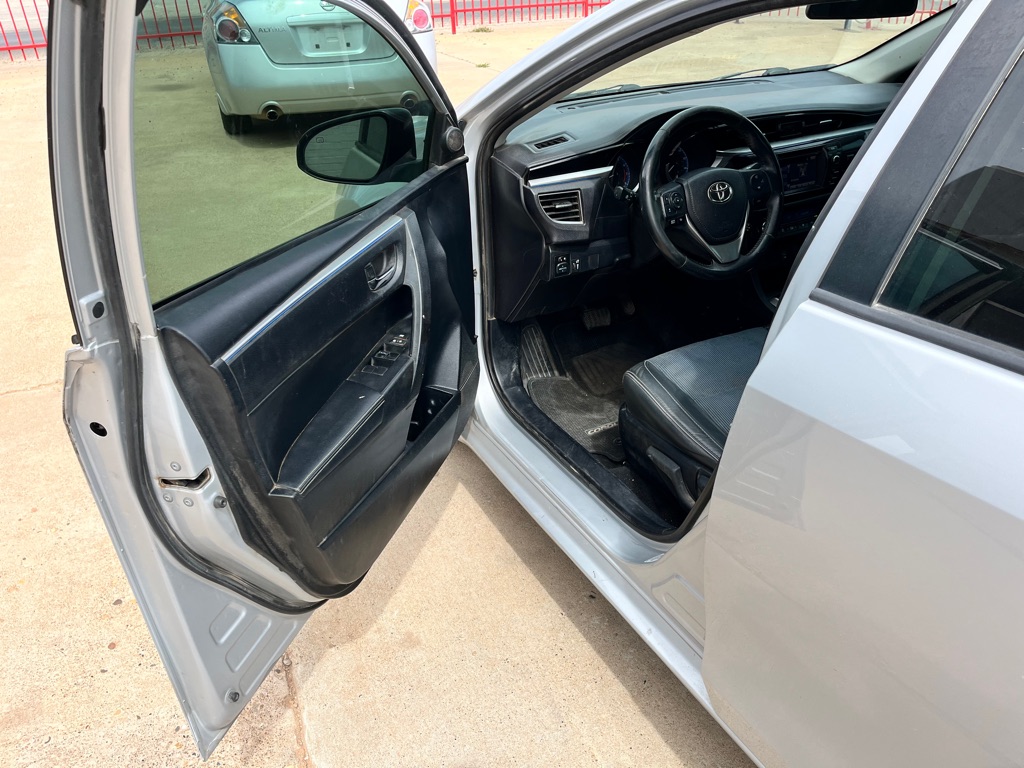 Photo 9 of this TOYOTA COROLLA