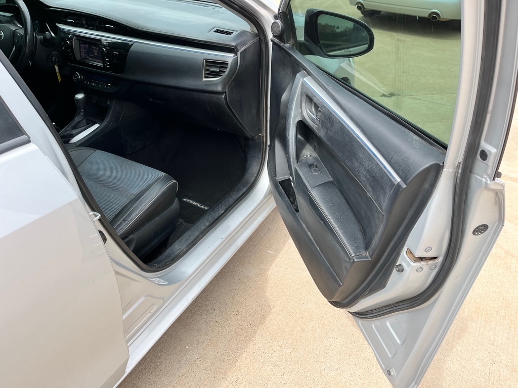 Photo 13 of this TOYOTA COROLLA