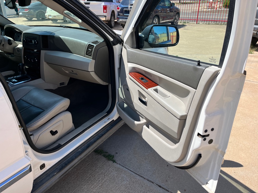 Photo 14 of this JEEP GRAND CHEROKEE