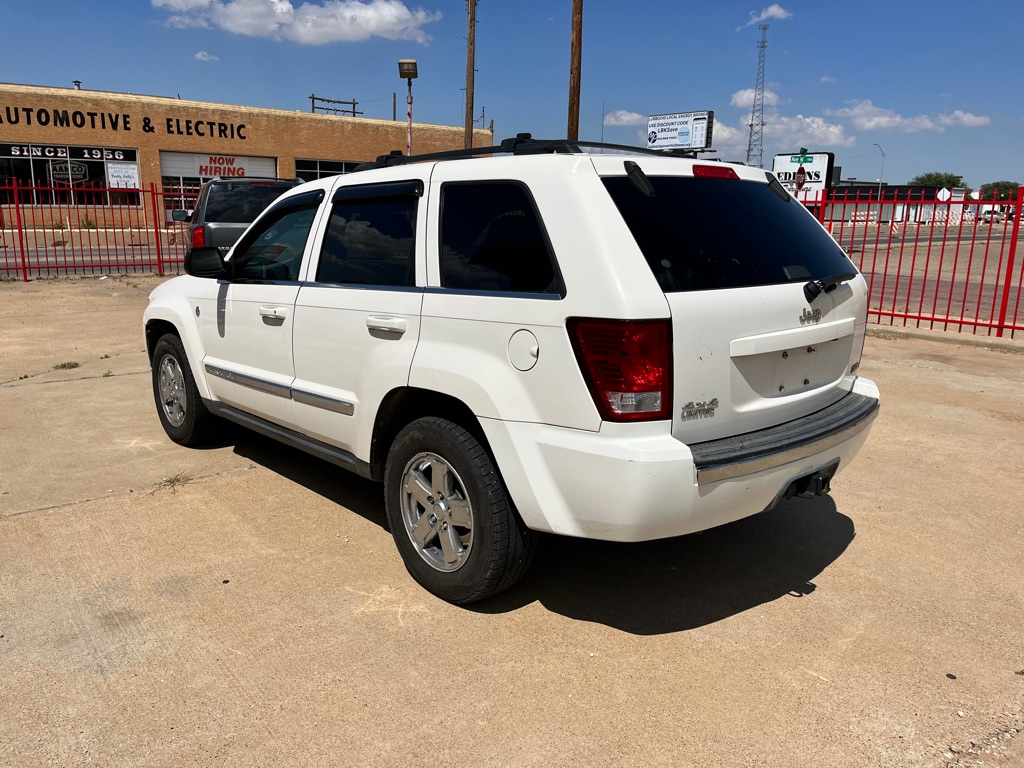 Photo 9 of this JEEP GRAND CHEROKEE
