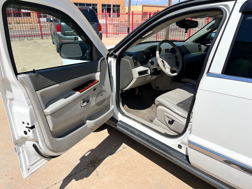 Photo 10 of this JEEP GRAND CHEROKEE
