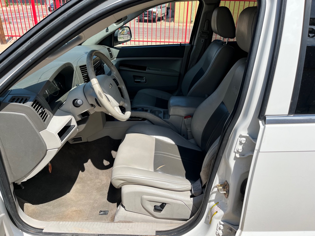 Photo 11 of this JEEP GRAND CHEROKEE