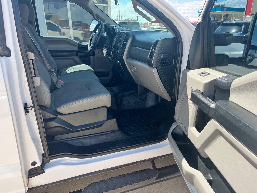 Photo 14 of this FORD F250