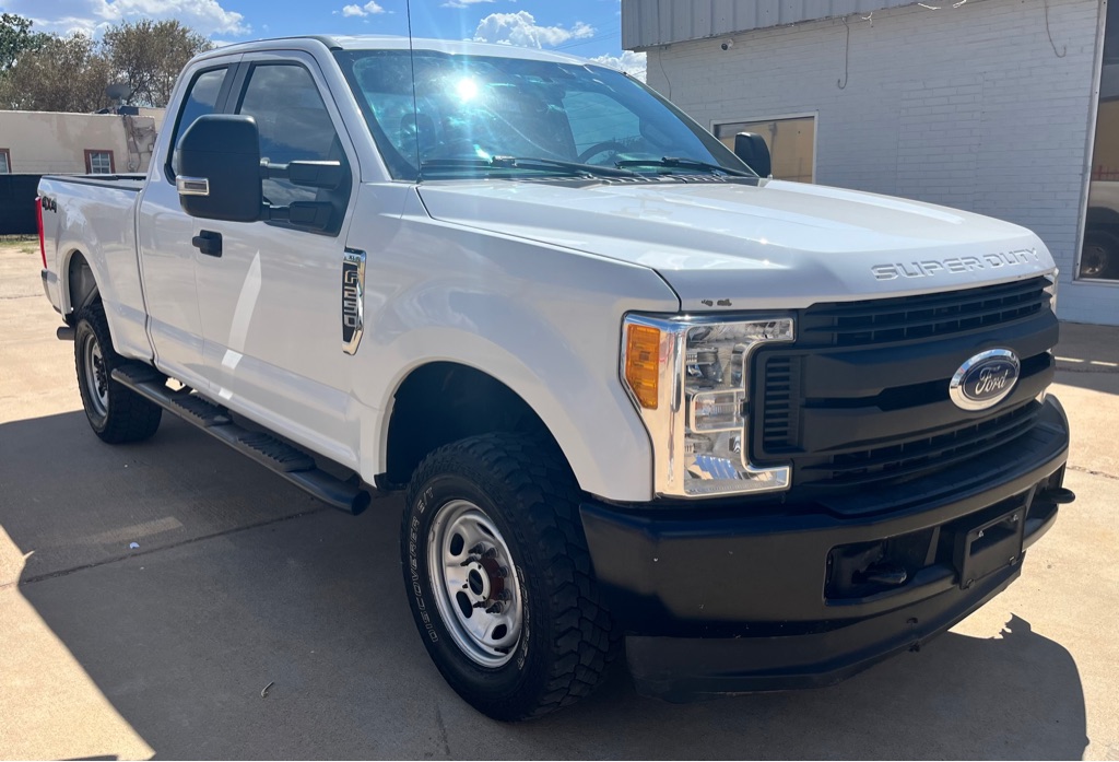 Photo 3 of this FORD F250