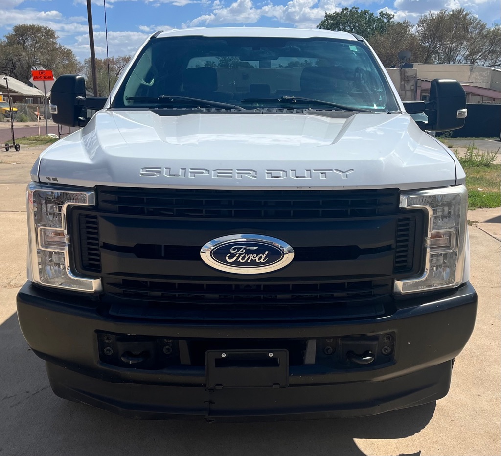 Photo 2 of this FORD F250