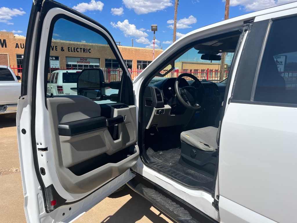 Photo 10 of this FORD F250