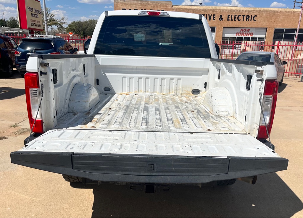 Photo 8 of this FORD F250