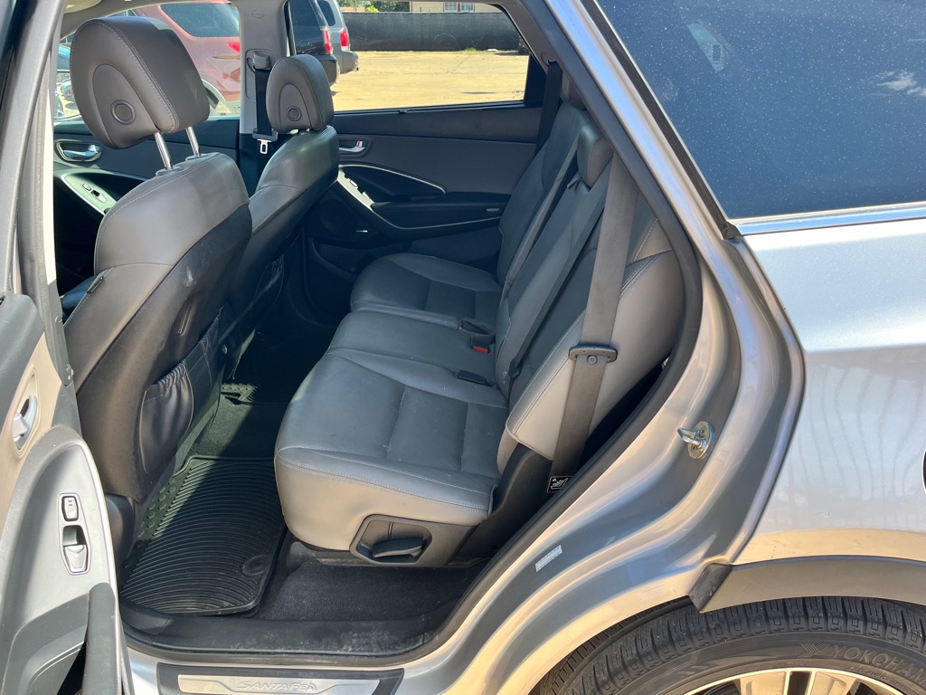 Photo 12 of this HYUNDAI SANTA FE