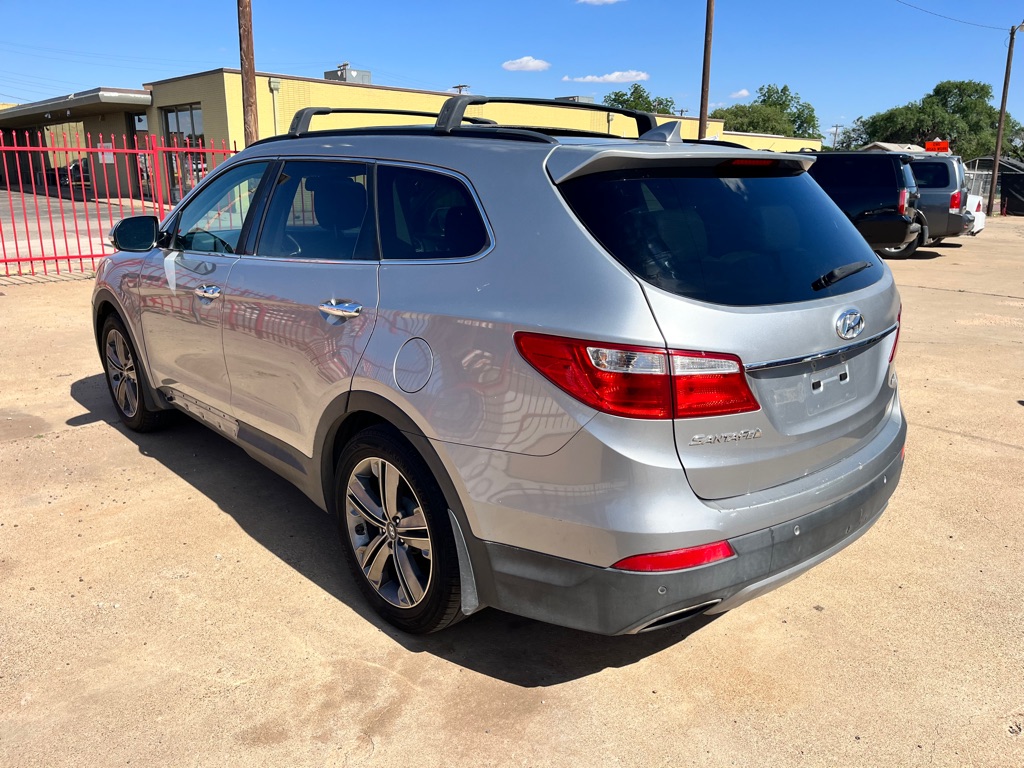 Photo 8 of this HYUNDAI SANTA FE