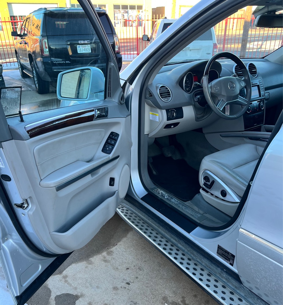 Photo 9 of this MERCEDES-BENZ ML
