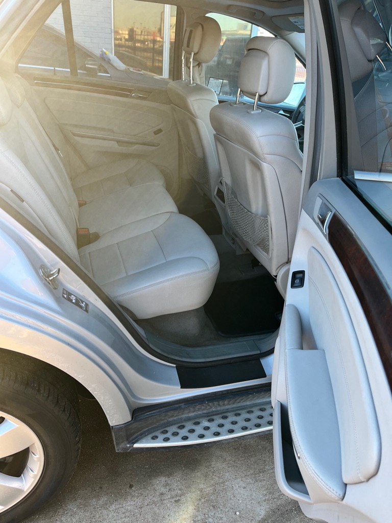Photo 16 of this MERCEDES-BENZ ML