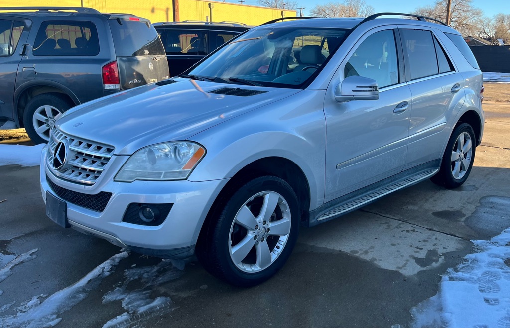 Photo 2 of this MERCEDES-BENZ ML