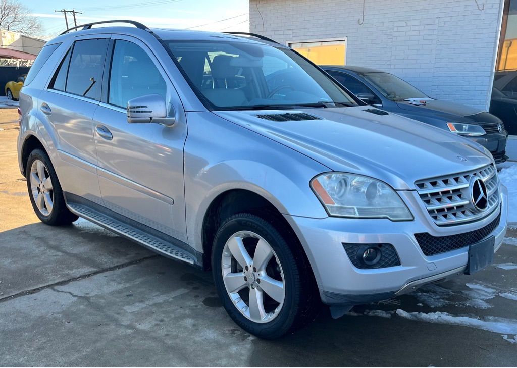 Photo 4 of this MERCEDES-BENZ ML