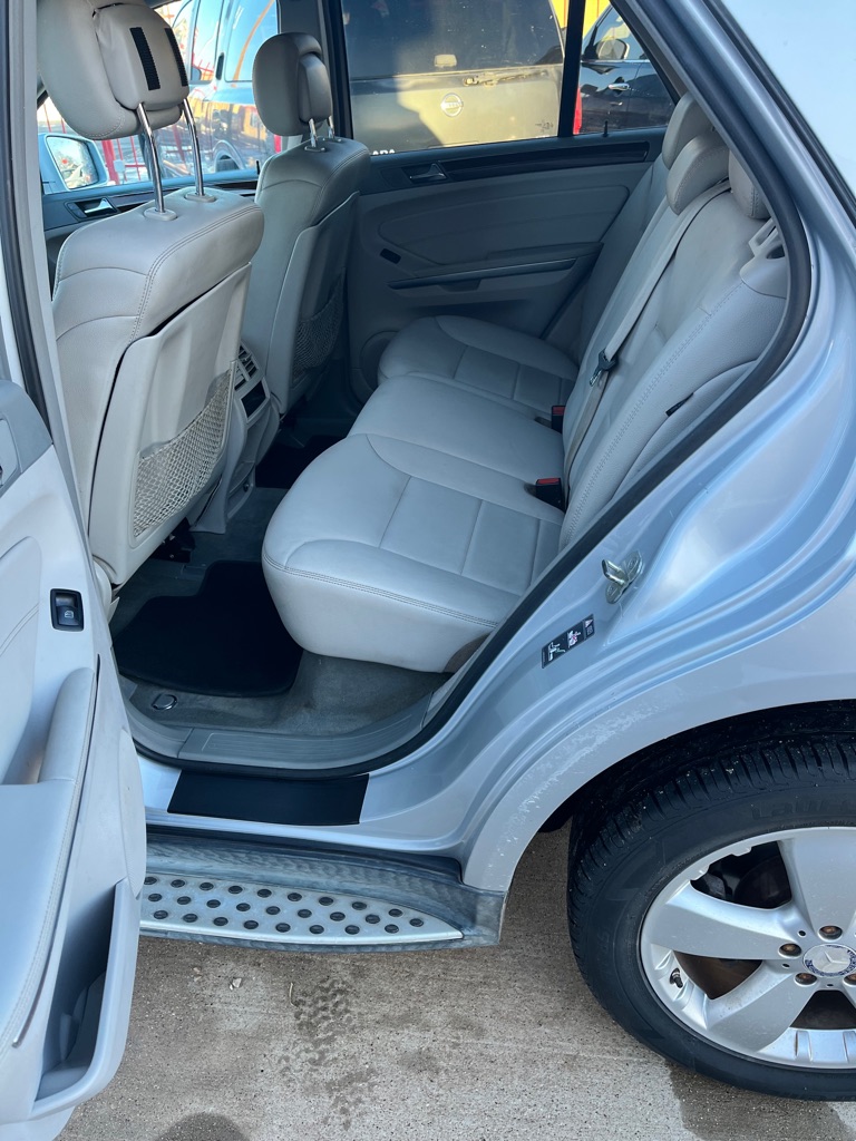 Photo 12 of this MERCEDES-BENZ ML