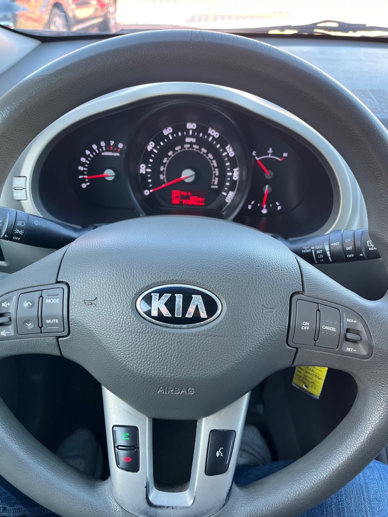 Photo 18 of this KIA SPORTAGE
