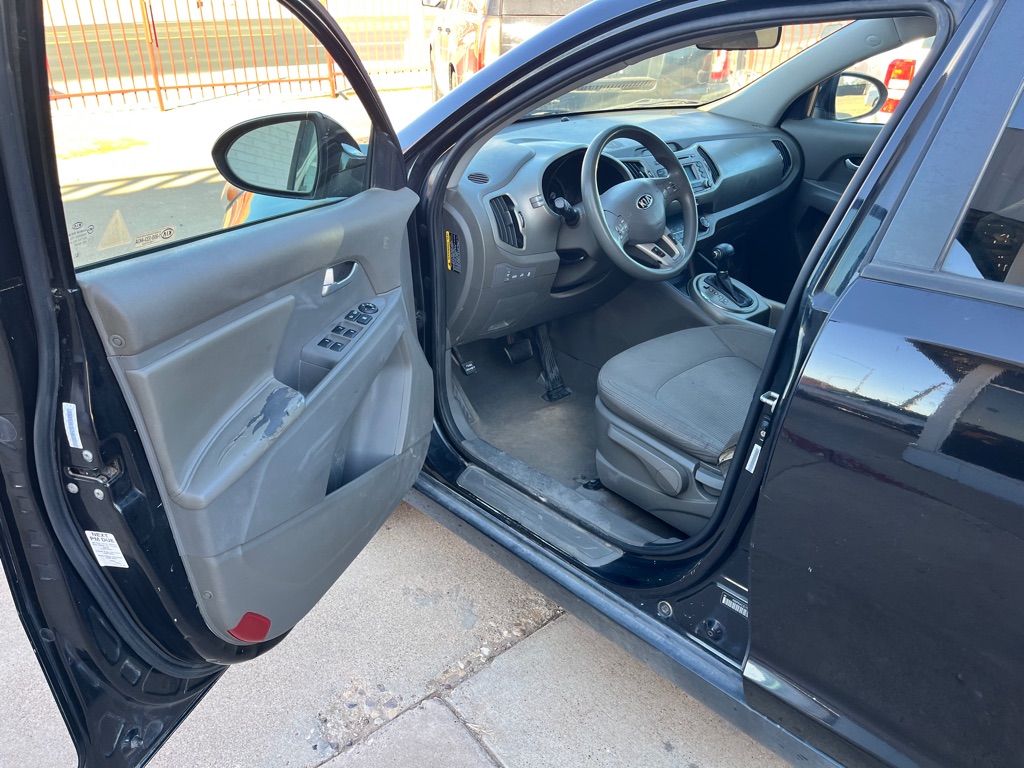 Photo 8 of this KIA SPORTAGE
