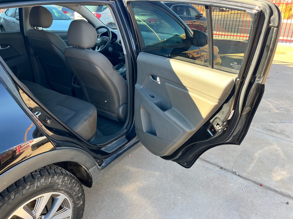 Photo 14 of this KIA SPORTAGE
